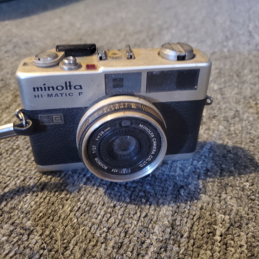 Vintage Hi-Matic F Minolta Camera